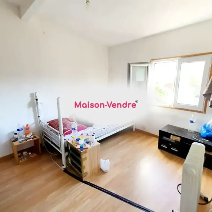 Ensemble immobilier 7 pièces 100 m2 La Courneuve à vendre